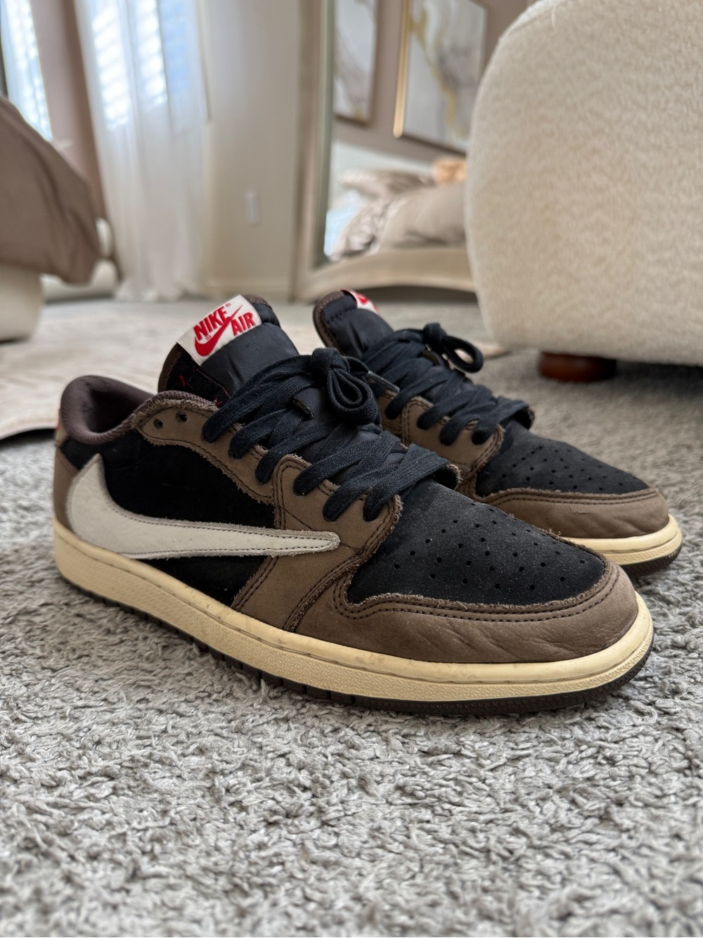 Travis Scott X Jordan 1 Low Mocha Size 10.5